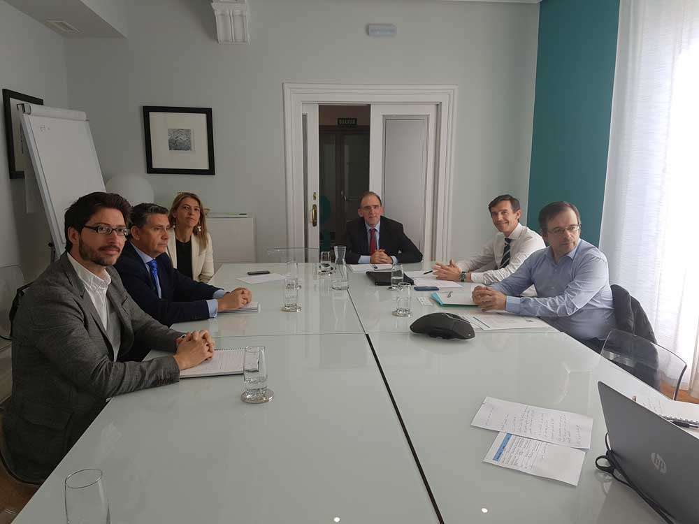 Reunión con empresas públicas 